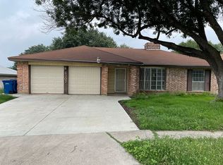6307 Green Circle Dr, San Antonio, TX 78233