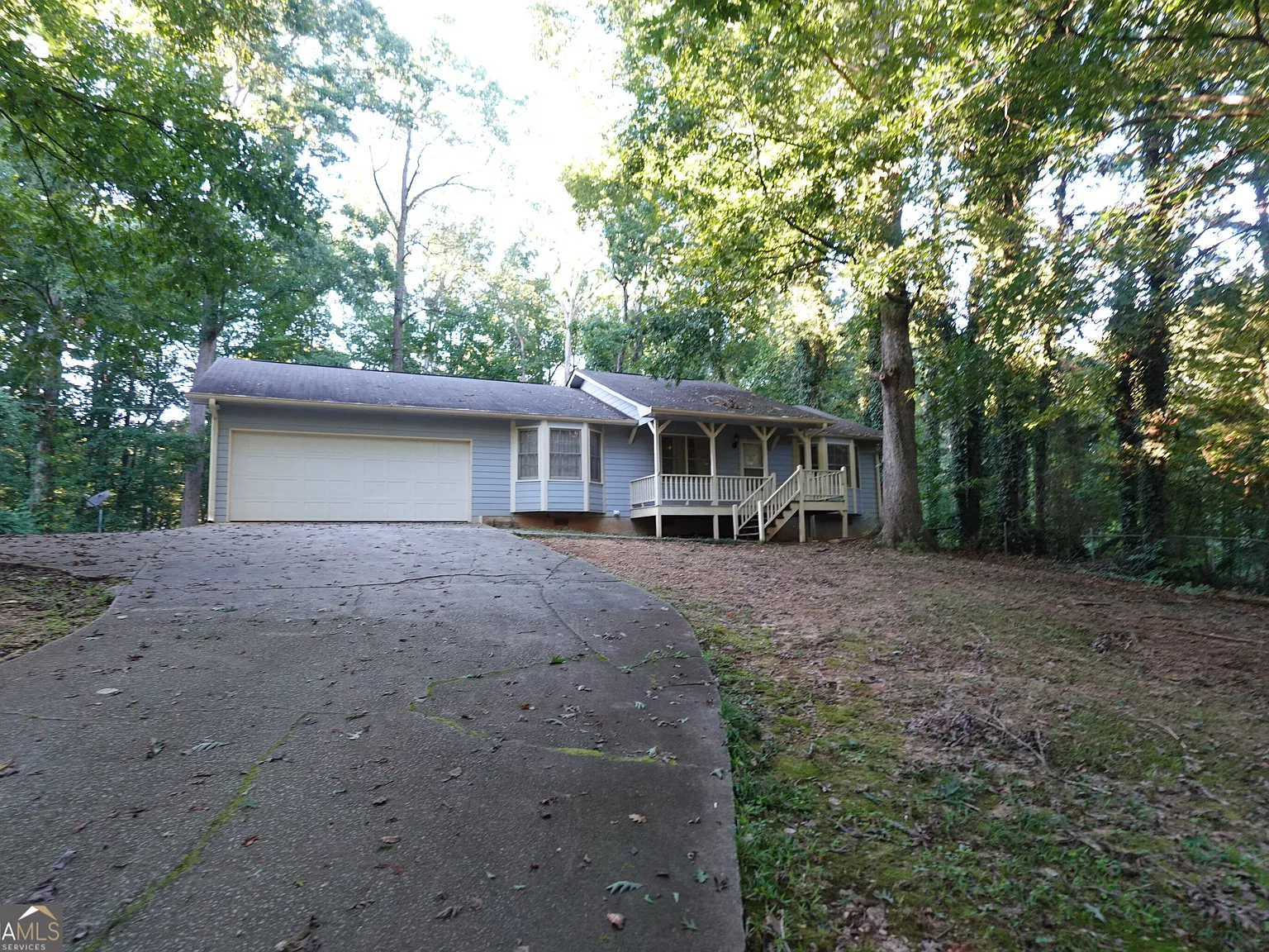 3 bed, 2.0 bath, 1392 sqft, $2,000 — Photo 3