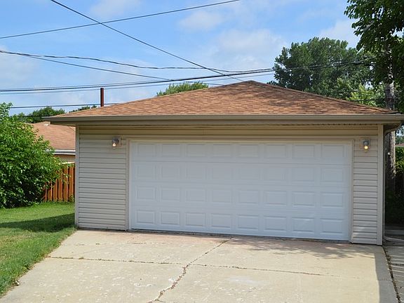2nd image of 5508 Oakdale Dr