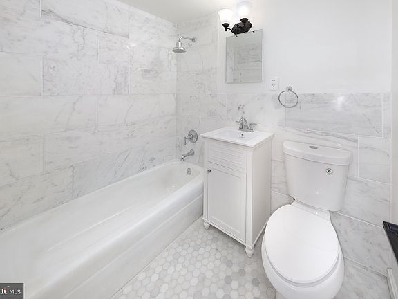 5th image of 4600 Duke St APT 1113