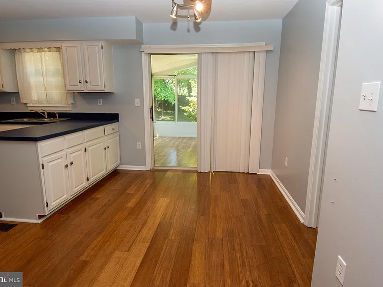 11940 Galaxy Ln — Photo 21