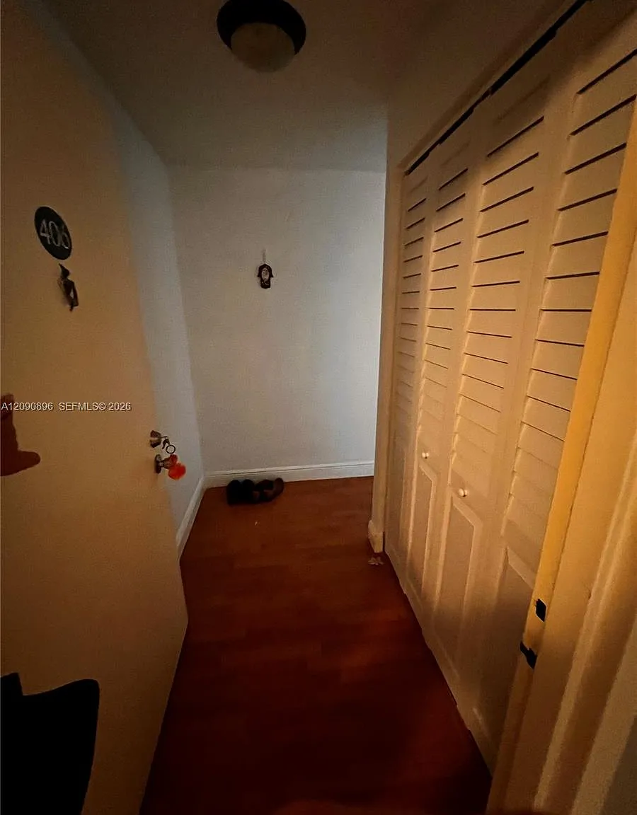 Palm Gardens Condo — Photo 1
