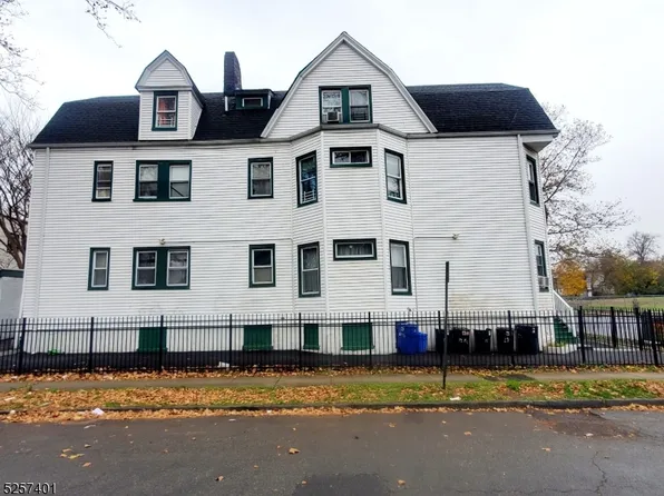 15 9th Ave, East Orange, NJ 07018