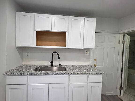 3rd image of 22 Edgar St #1