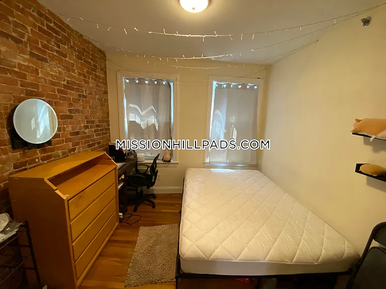 830 Huntington Ave #3 — Photo 9