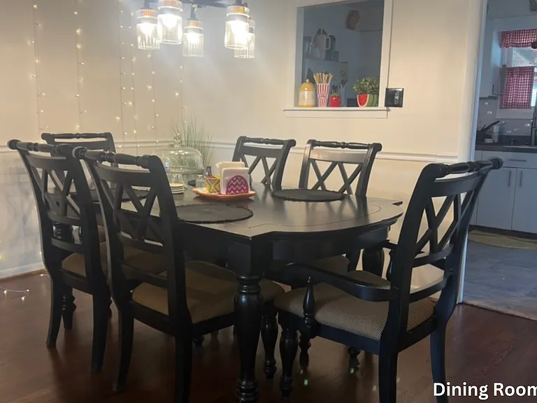 921 Elm Rd — Photo 3