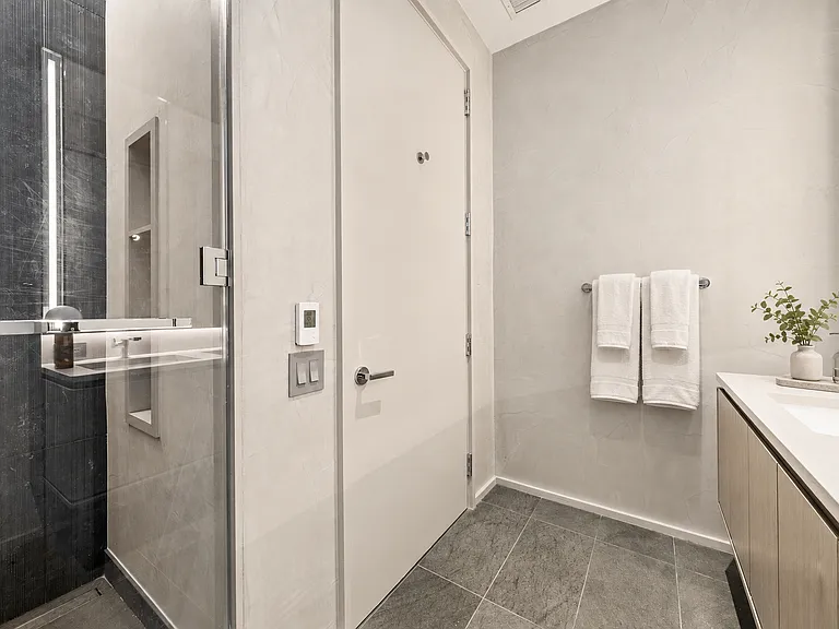 77 Charlton St #S12D — Photo 10