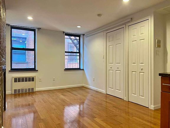4th image of 160 Orchard St APT 8R