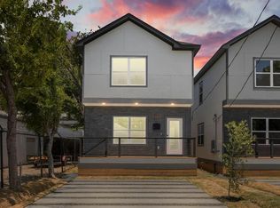 913 Panama St, Houston, TX 77009