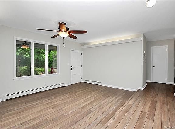 4th image of 215 Abingdon Cir