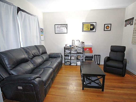 3rd image of 170 Chandler Ave