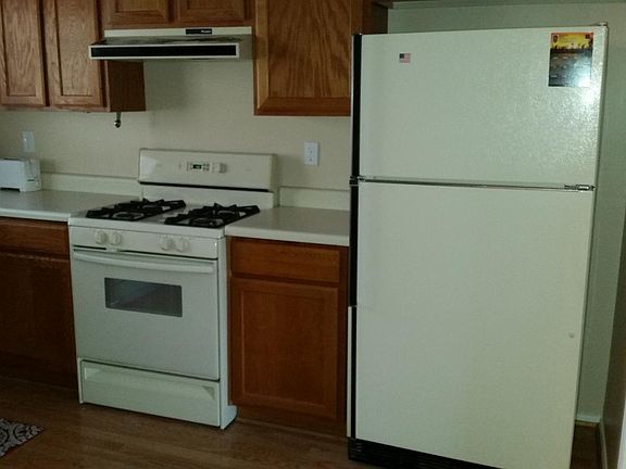 5th image of 9009 Pennystone Ave