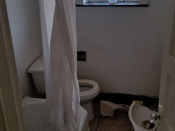 5th image of 4232 Shreve Ave
