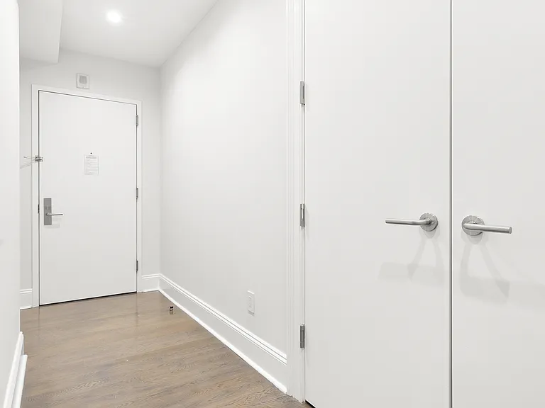 15 Park Row #4F1 — Photo 4