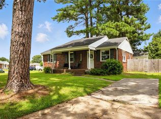 1006 White Pine Dr, Chesapeake, VA 23323