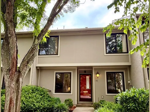 16 Irongate, Metuchen, NJ 08840