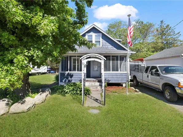 68 Covel Cir, Warwick, RI 02888