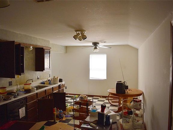 5th image of 3020 SW 28th St