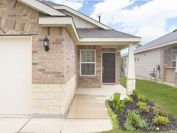 3rd image of 4810 Cropland Way