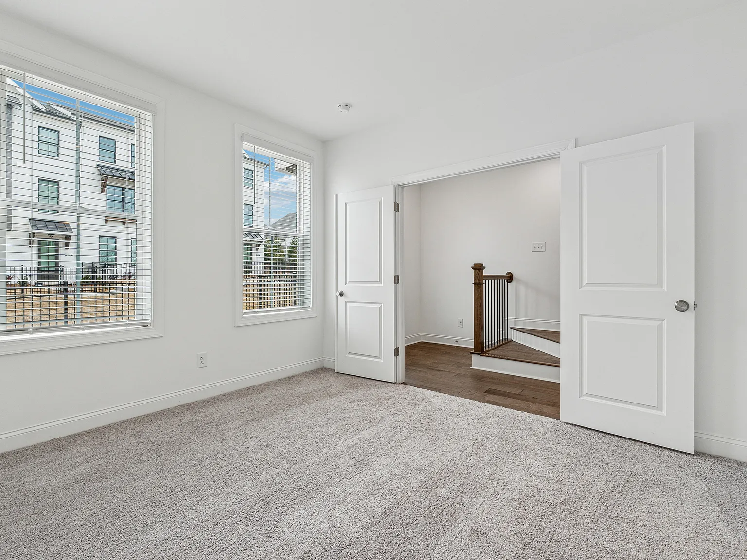 528 Healy Dr — Photo 4
