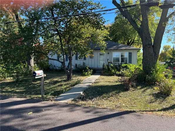 303 W Allen St, Spring Hill, KS 66083