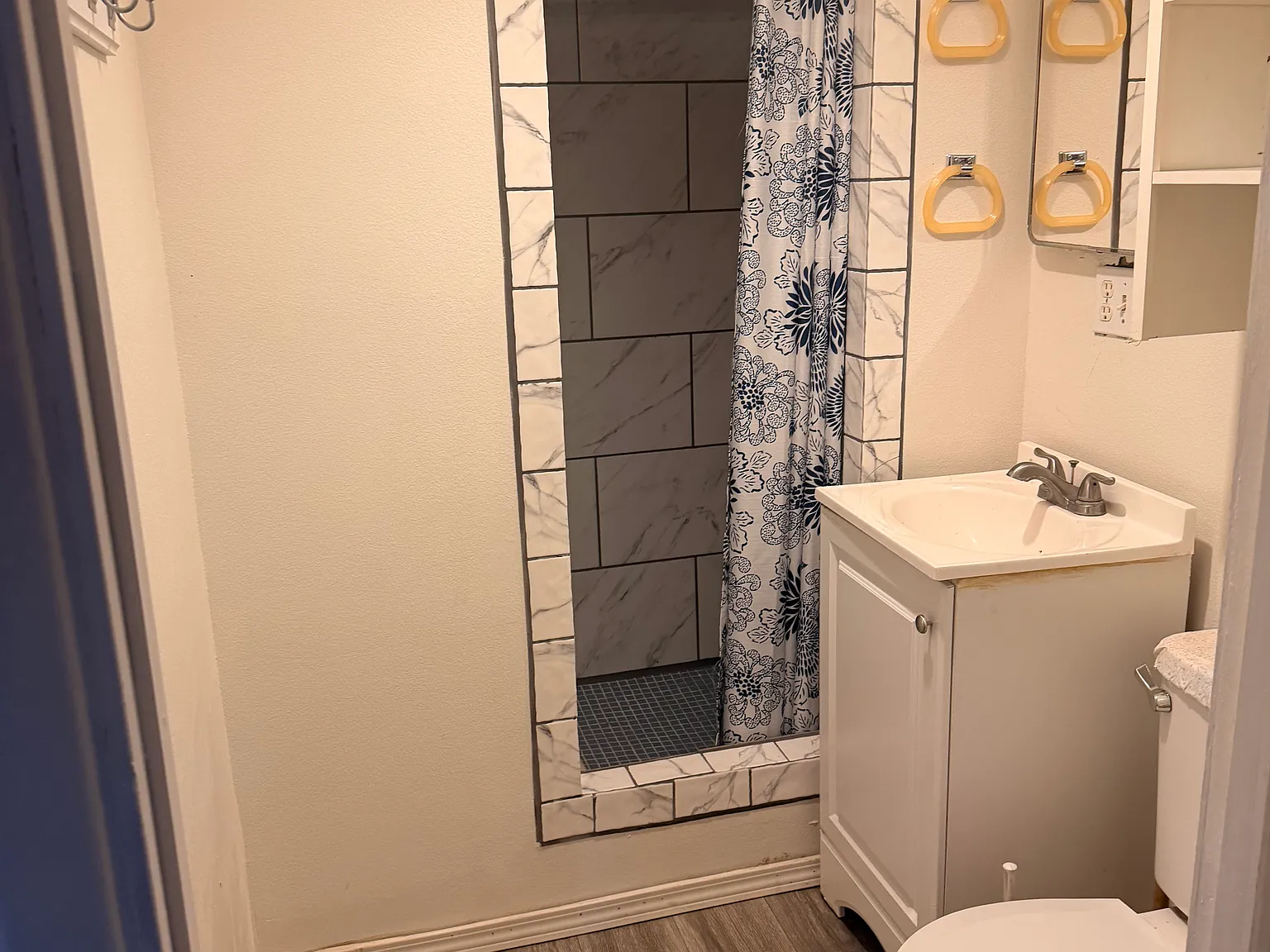 3 bed, 1100 sqft, $1,400 — Photo 3
