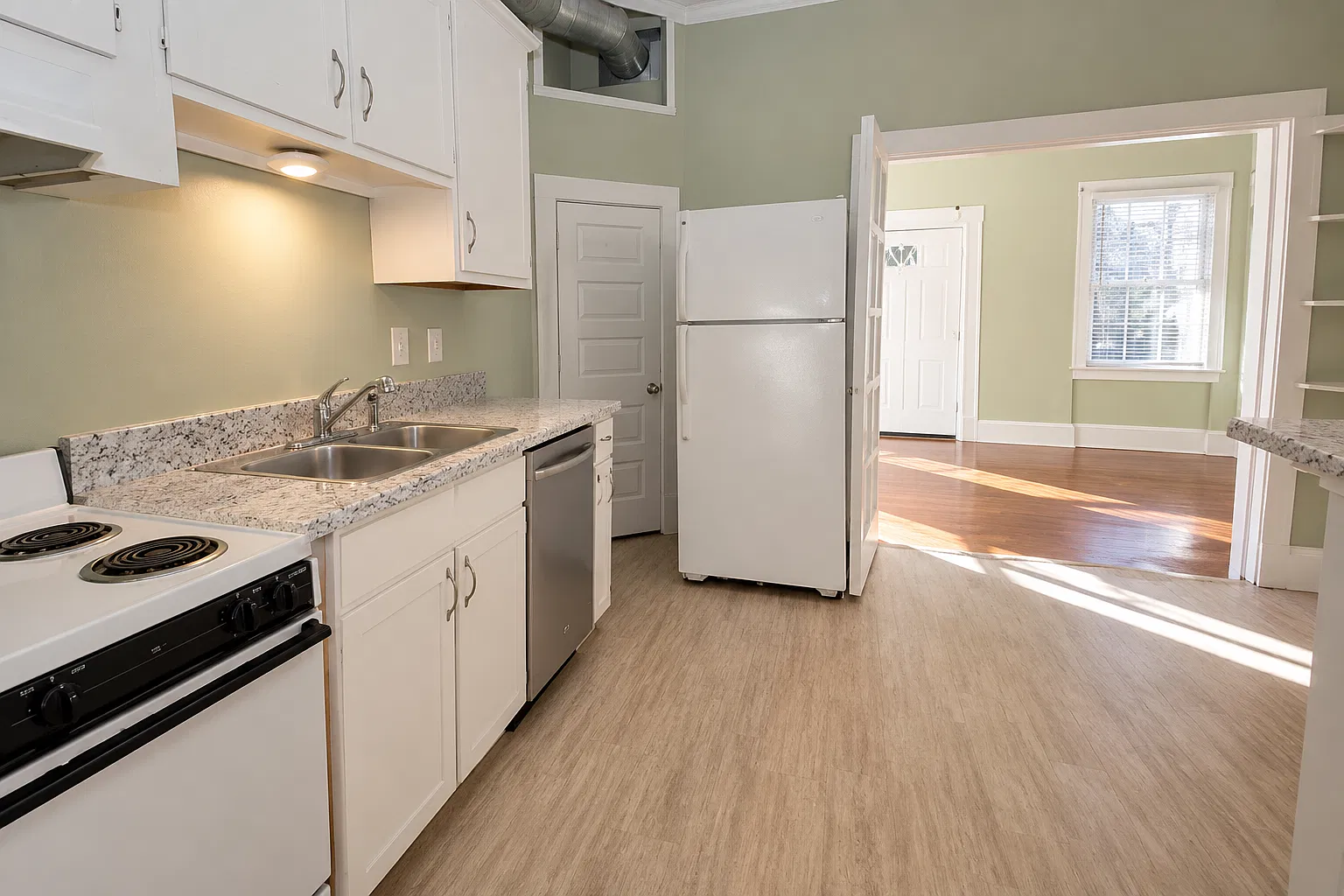 1 bed, 1000 sqft, $1,400 — Photo 2