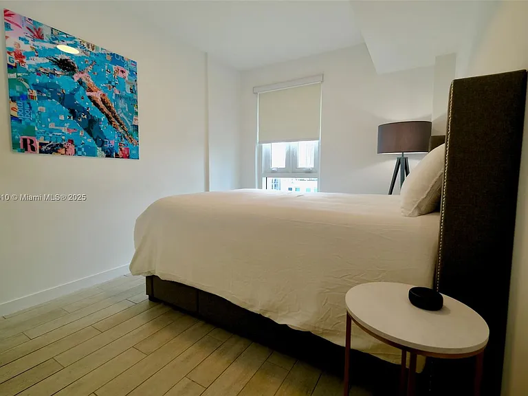 321 NE 26th St #709 — Photo 8