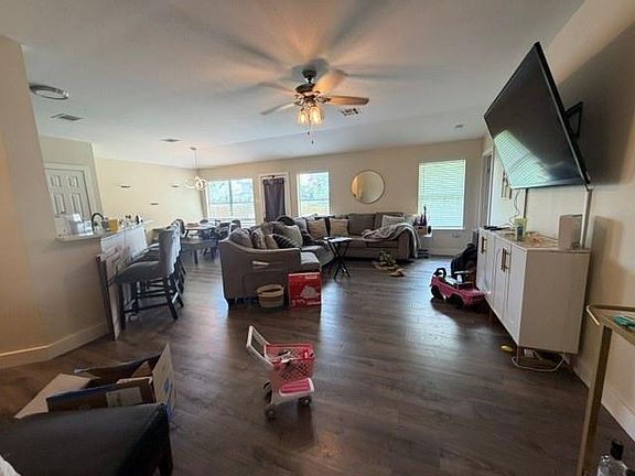 3rd image of 4003 Ayala Dr
