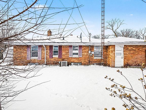 4th image of 1102 Carolyn Ave