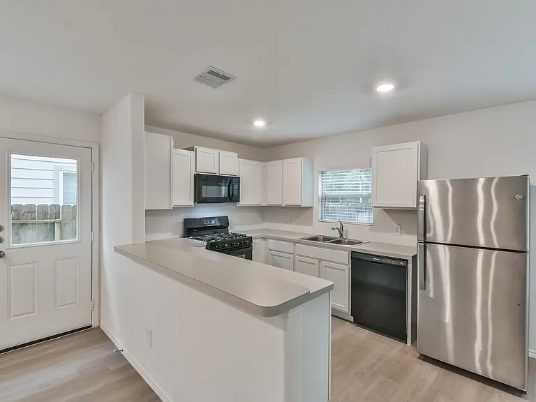 3707 Solanum Dr — Photo 9