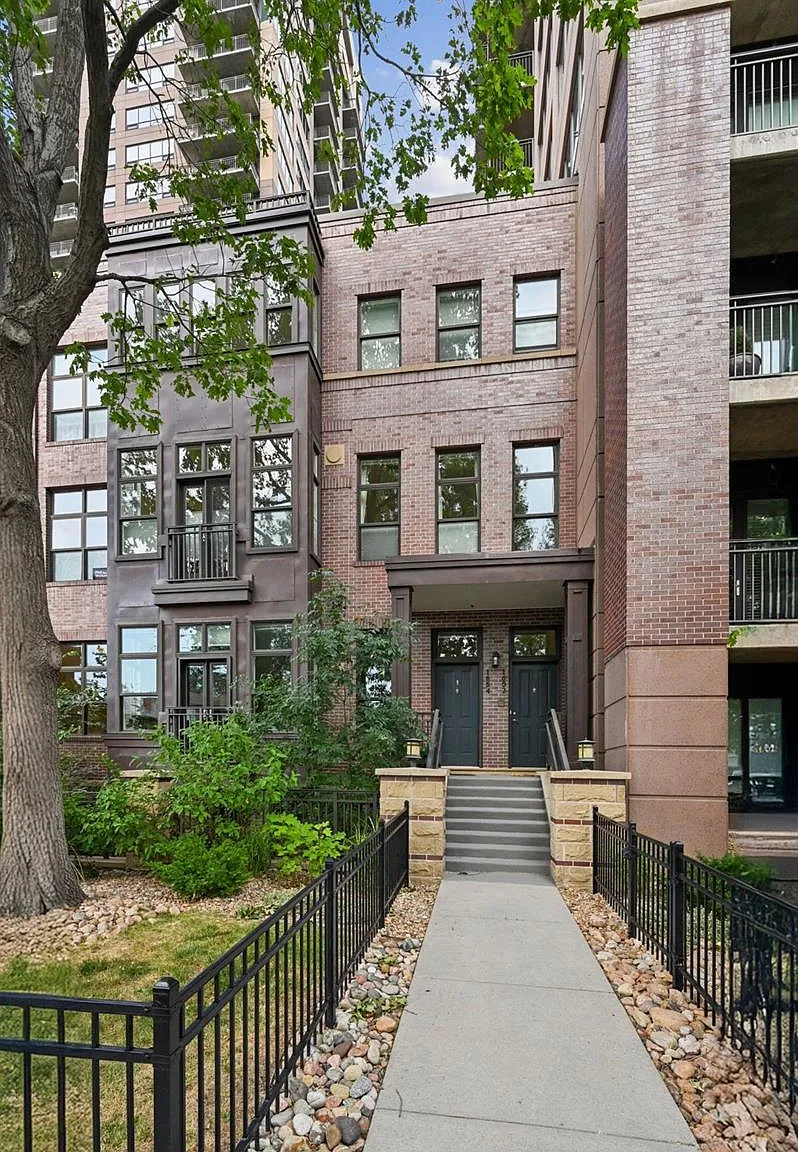2 bed, 2.5 bath, 2004 sqft, $3,800 — Photo 1