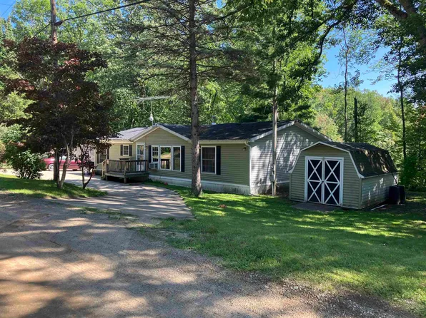 5453 Hillcrest St, Gladwin, MI 48624