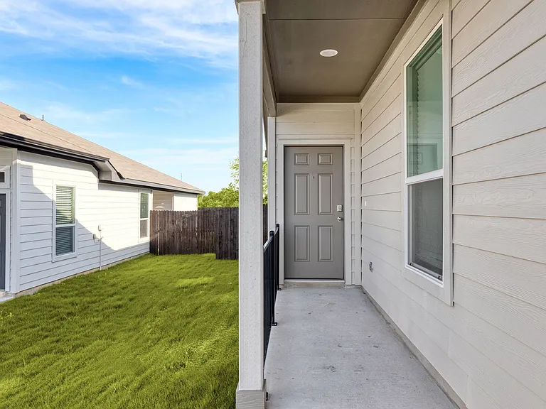 646 Staglin St #B — Photo 7