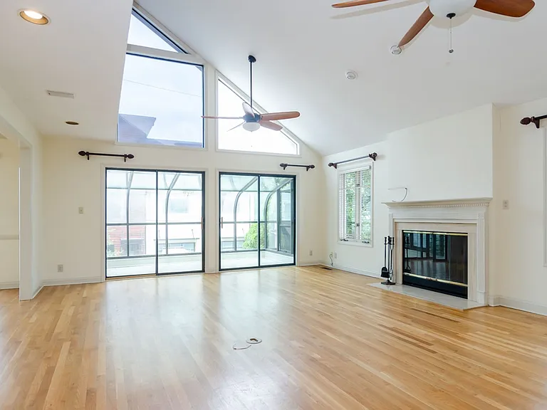 7 Shore Dr — Photo 8