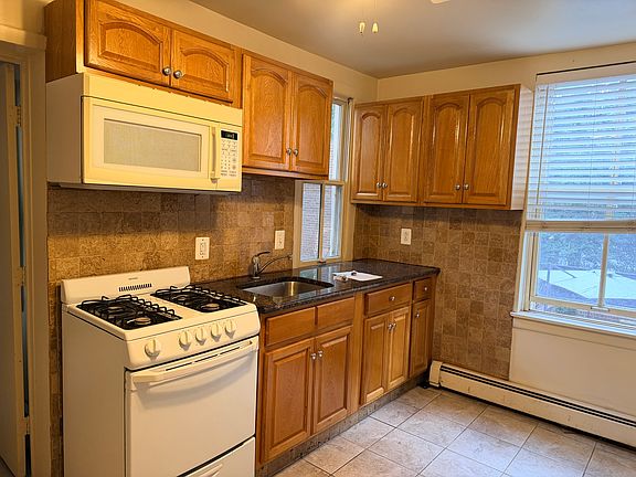 Granite Countertop and GAS cooking!