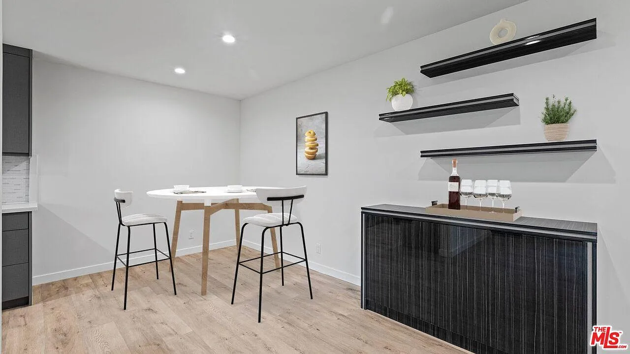 1 bed, 800 sqft, $3,000 — Photo 1