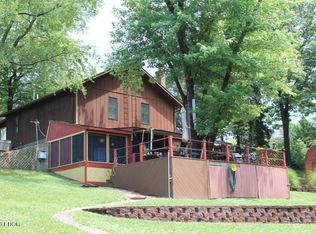 367 Clifty Heights Dr, Marion, IL 62959