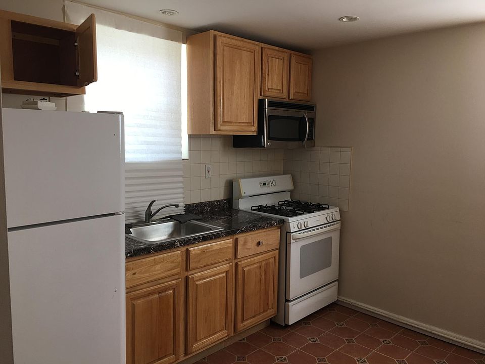 1st image of 4915 Beach 49 St