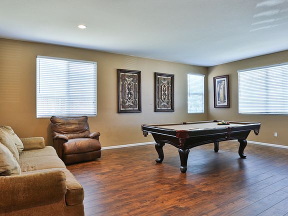 4th image of 26384 Hobart Cir