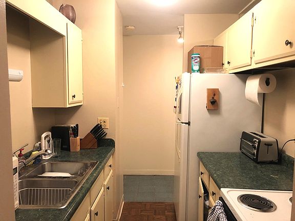 2nd image of 607 W Wrightwood Ave APT 802