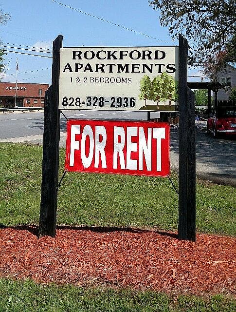 2nd image of 1220 8th St NE APT I
