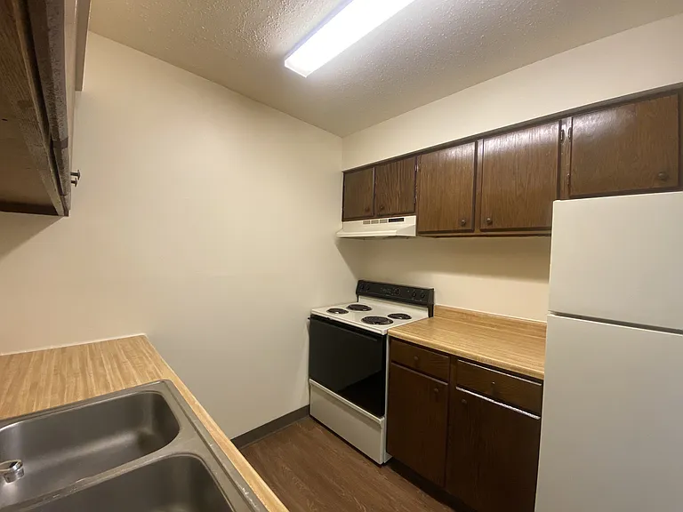 Kimberly Club Apartments — Photo 121