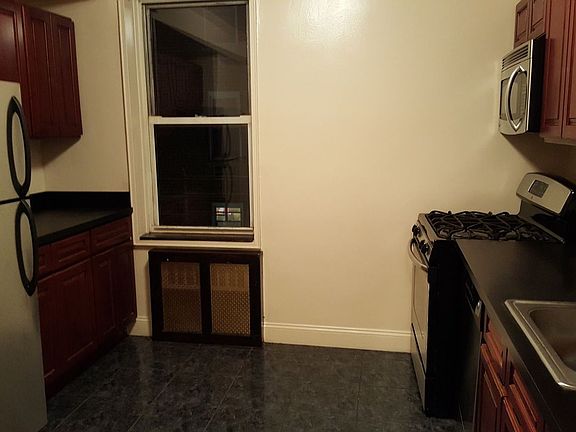 3rd image of 14210 Roosevelt Ave APT 307