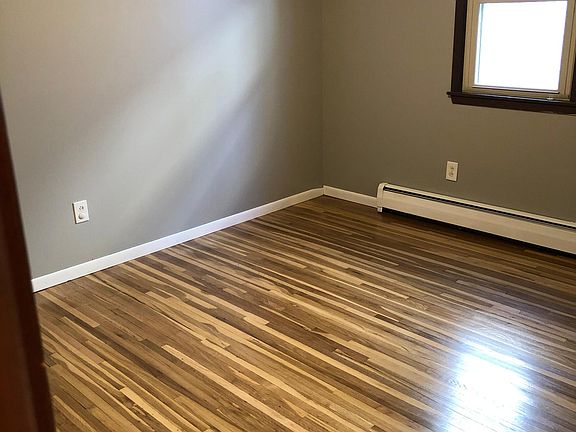 3rd image of 132 Ayrault Dr