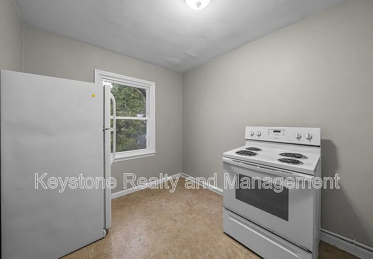 1525 Ferrell St #1 — Photo 8