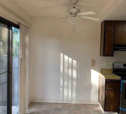 4th image of 1951 Scarborough Dr #20