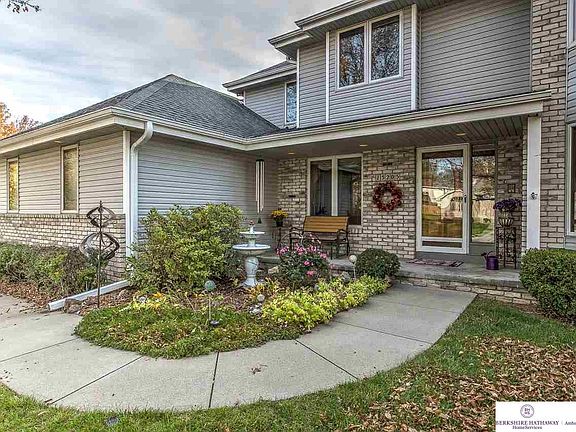 2nd image of 15205 Summerwood Dr