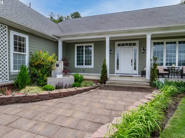 817 NE Garden Valley Blvd, Roseburg, OR 97470
