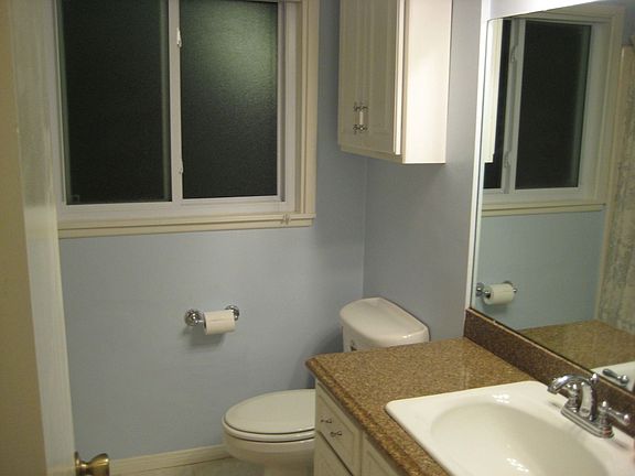 4th image of 415 Tamarac Dr